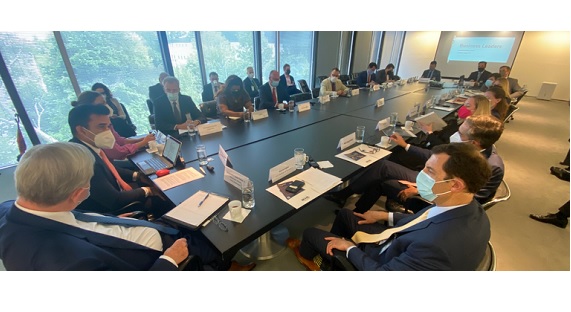 Em agosto de 2021, o então secretário-adjunto do MME, Bruno Eustáquio, participa de reunião com empresários norte-americanos. Foto: Saulo de Vargas/MME